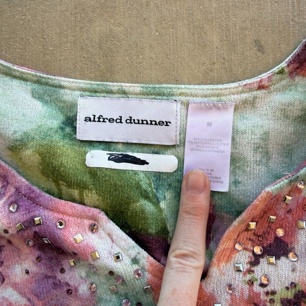 Alfred Dunner Top Womens Medium Floral Rhinestone 3/4 Sleeve V Neck Shirt - Picture 2 of 5